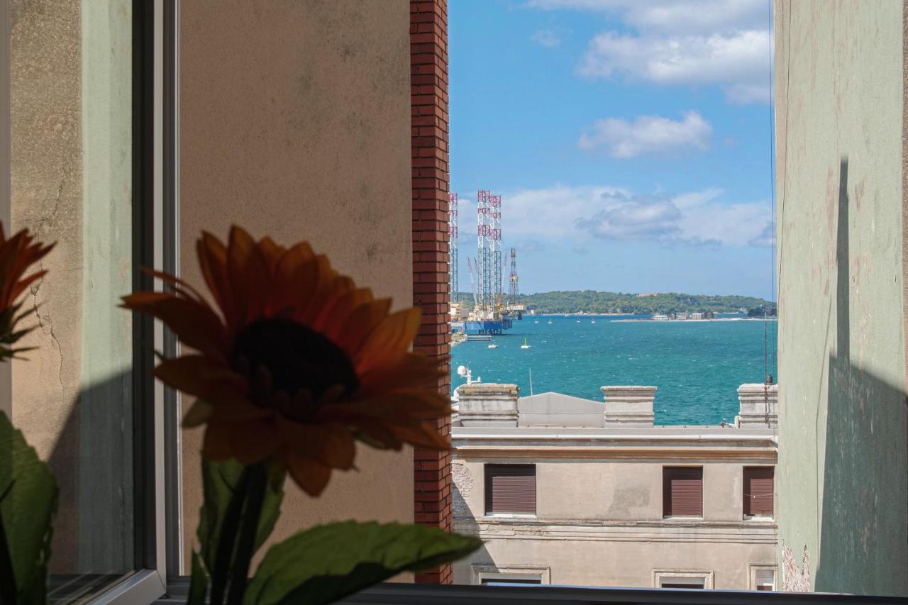 Arena Apartment With 3 Bedrooms In The City Center Pula Exterior photo