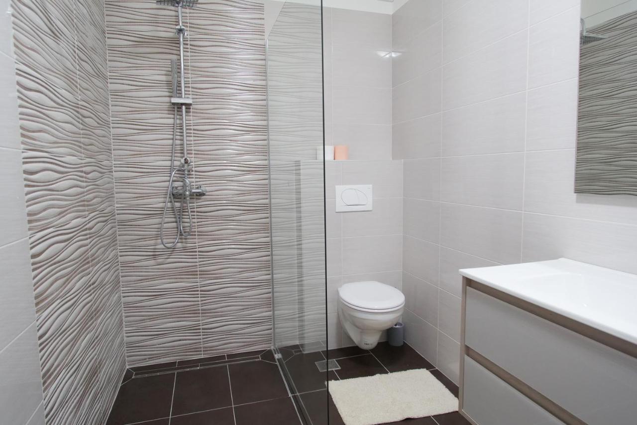 Arena Apartment With 3 Bedrooms In The City Center Pula Exterior photo